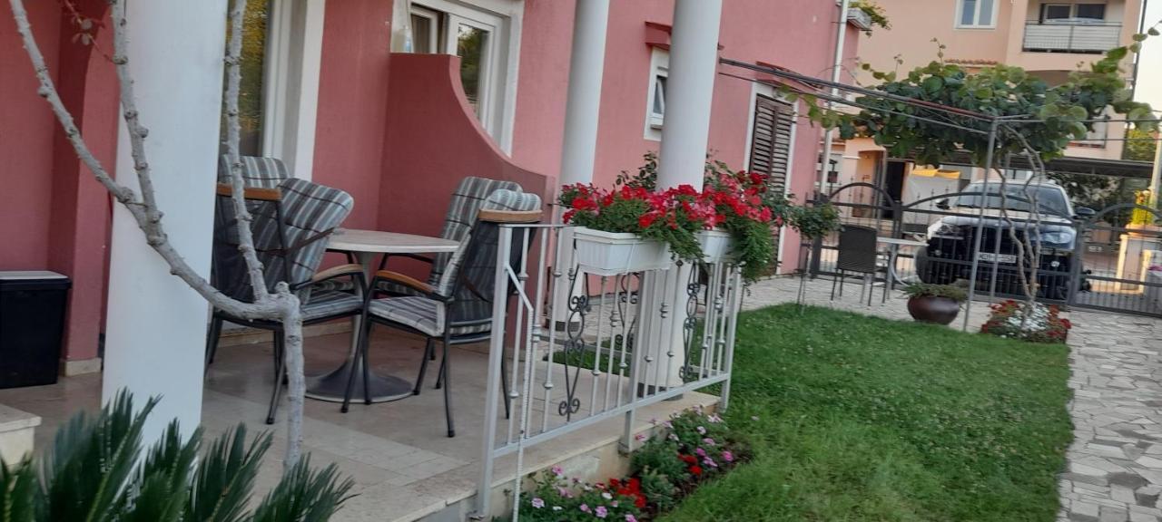 Apartments Dragica Porec Exterior photo